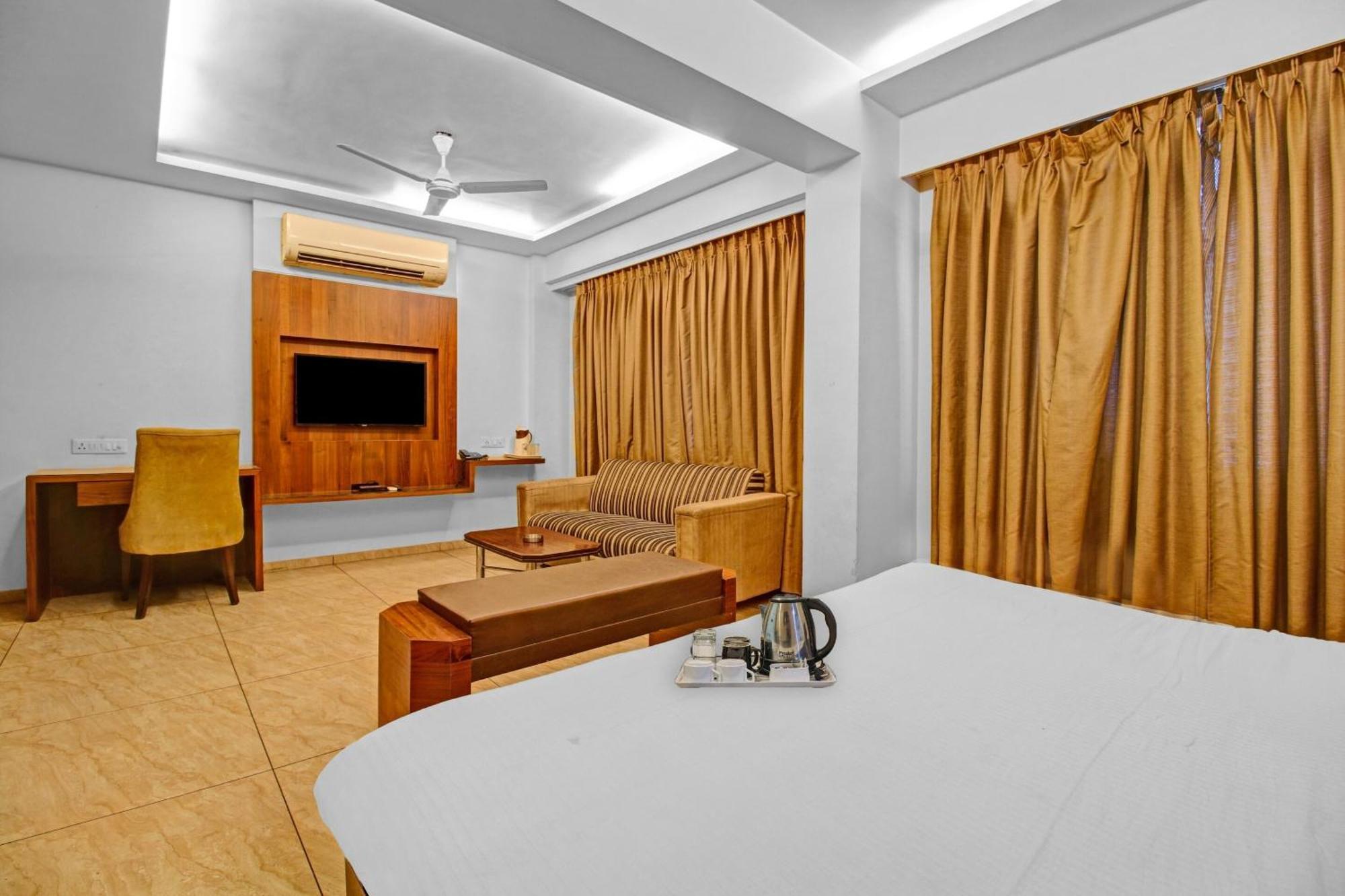 Collection O Surya Hotel Bhopal Bagian luar foto