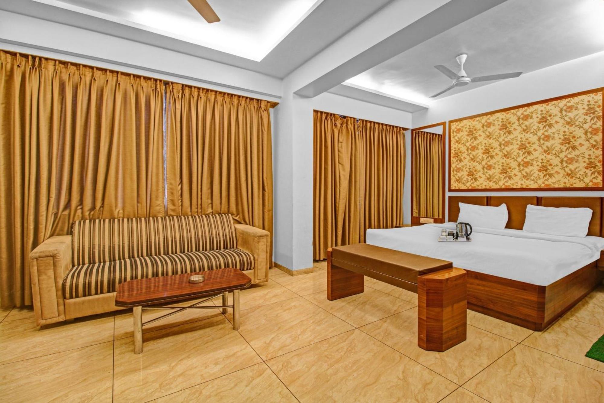 Collection O Surya Hotel Bhopal Bagian luar foto
