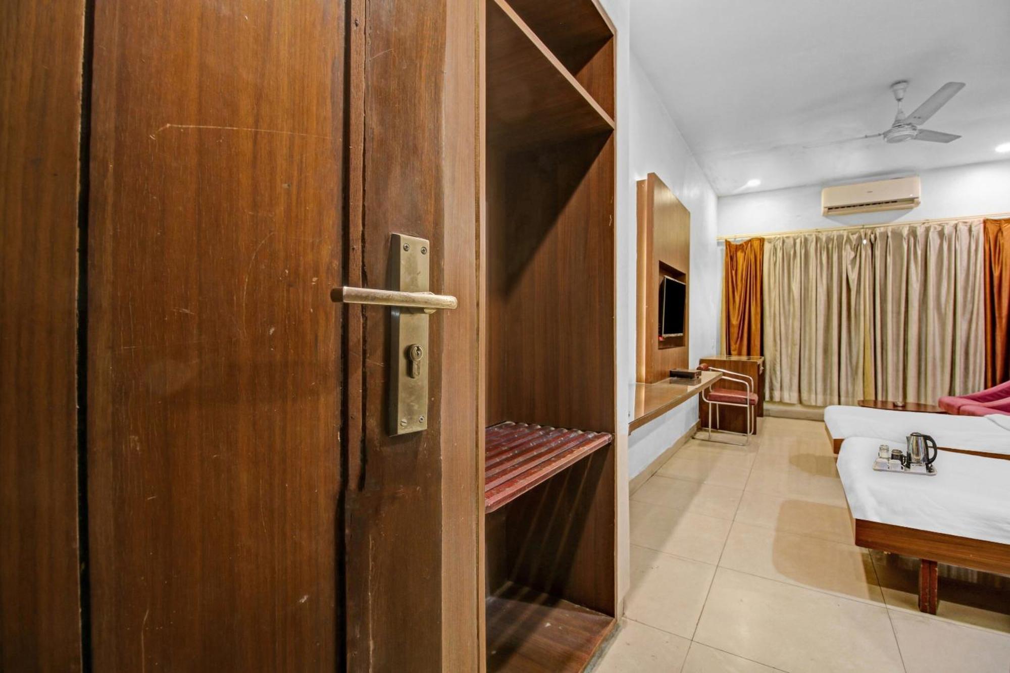 Collection O Surya Hotel Bhopal Bagian luar foto