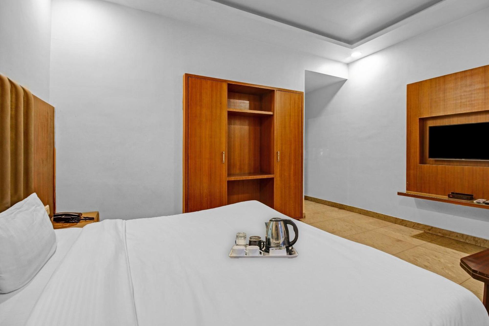 Collection O Surya Hotel Bhopal Bagian luar foto