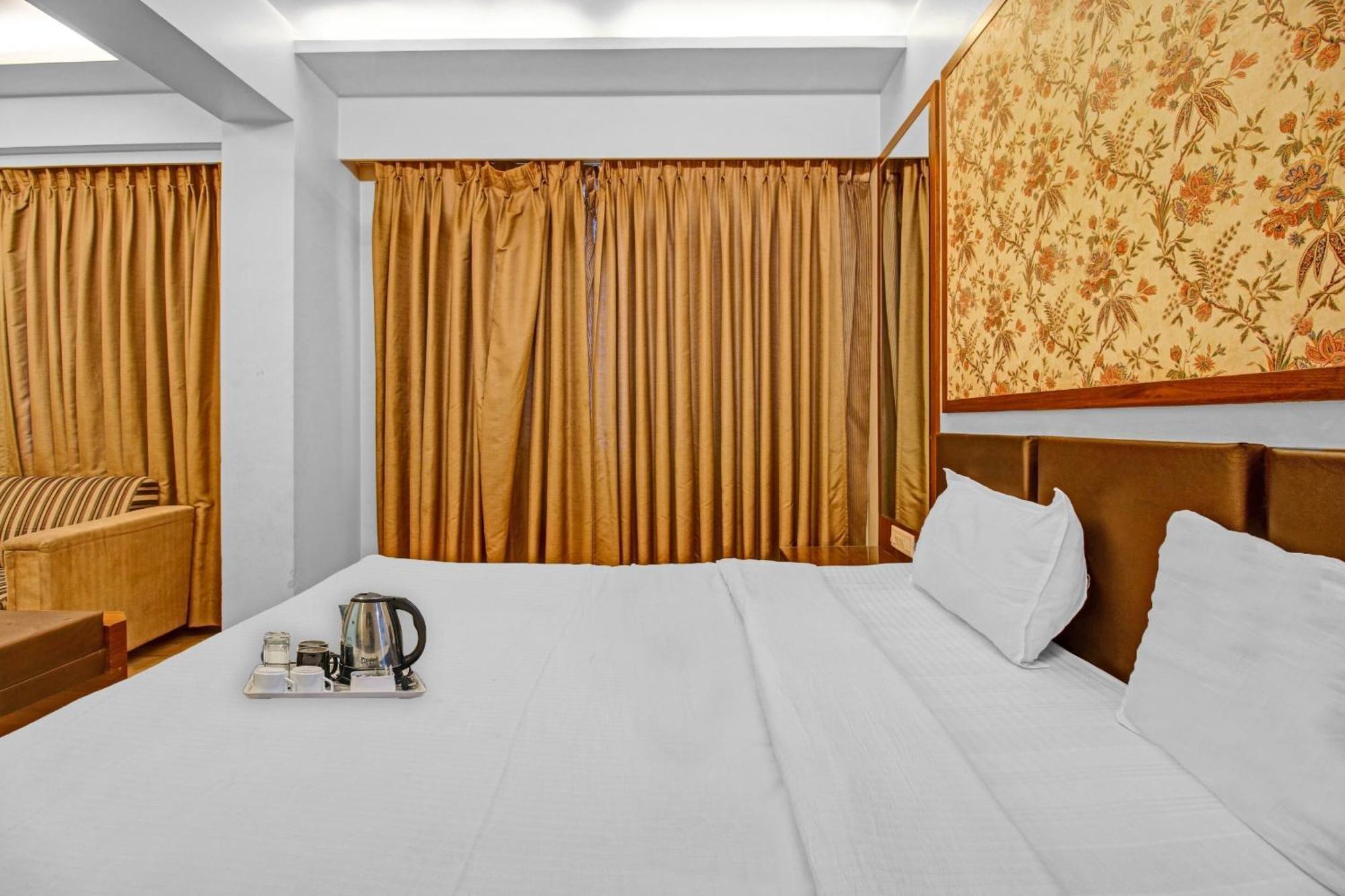 Collection O Surya Hotel Bhopal Bagian luar foto